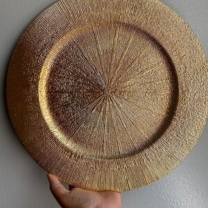 4 Gold dining plates